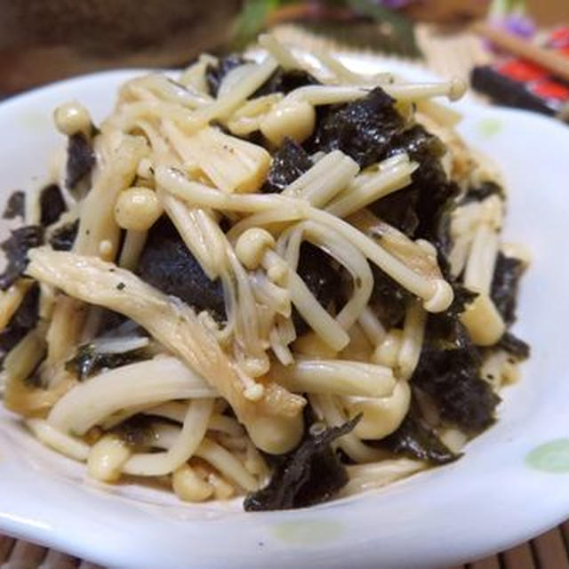 おつまみにもいいよ♪　えのきと海苔のバター醤油炒め