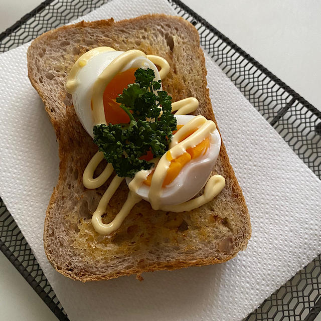 クルミ食パン、ドトールでモーニング