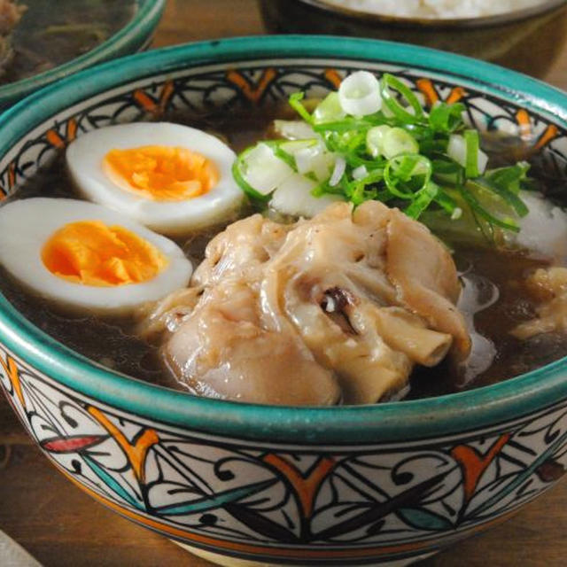 コラーゲンたっぷり☆豚足醤油ラーメン