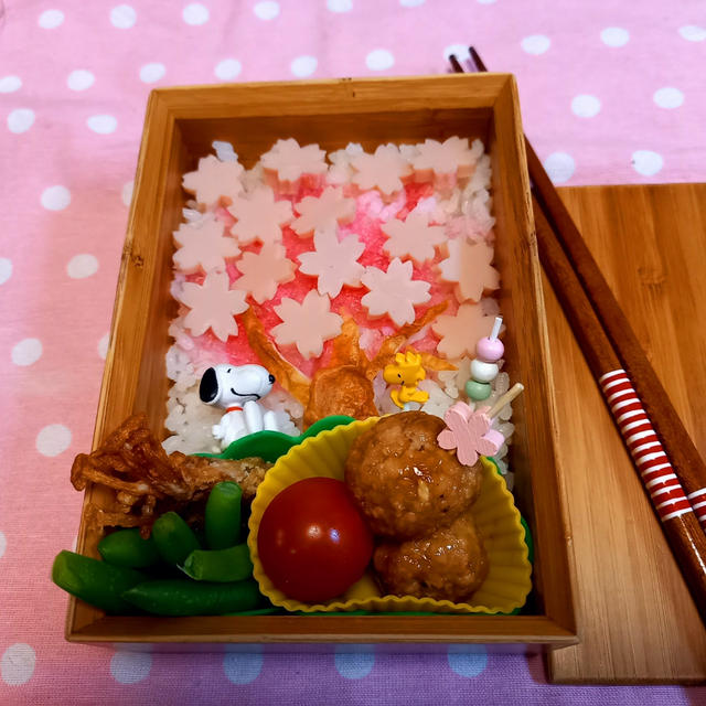 桜でんぶ＆魚二ソで桜満開弁当〖デコ弁〗
