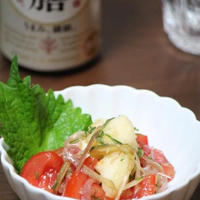 トマトと桃の、薬味和え。