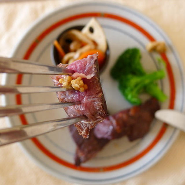 九州産：牛すね肉のナンプラーステーキ