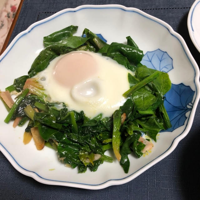 ほうれん草のポーチドエッグ