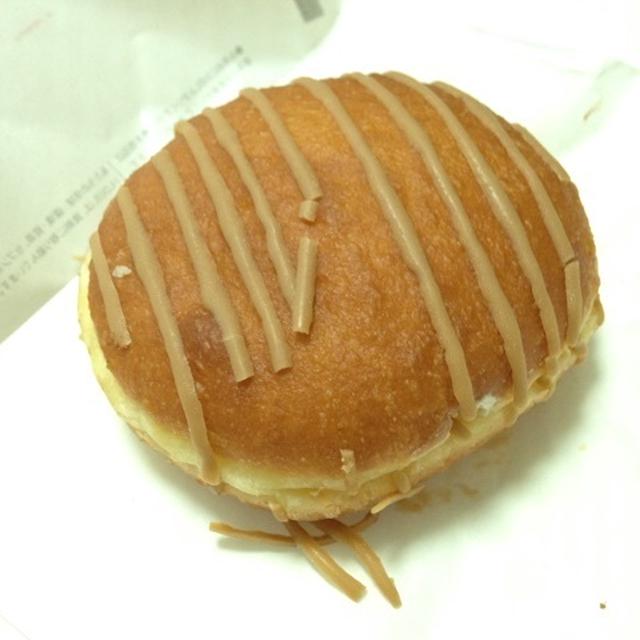 セブンの白バラコーヒーホイップドーナツ