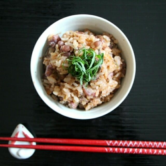 トマトたっぷり♪トマトと小豆の炊き込みご飯