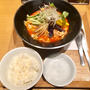 新潟三宝亭宮益坂店 坦々麺　トッピングの野菜が夏らしさを感じます　渋谷で覚えておくと便利な店