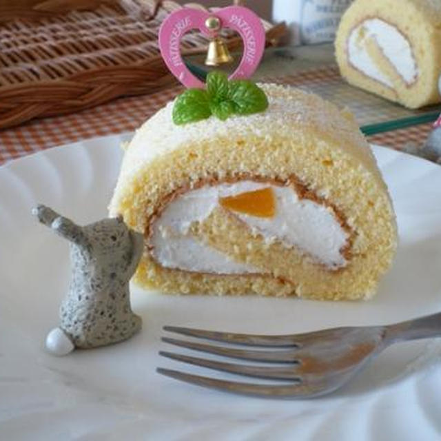 試作用、ロールケーキ作りました！
