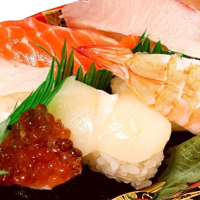 スーパーのお寿司