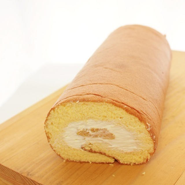黄金桃のロールケーキ。