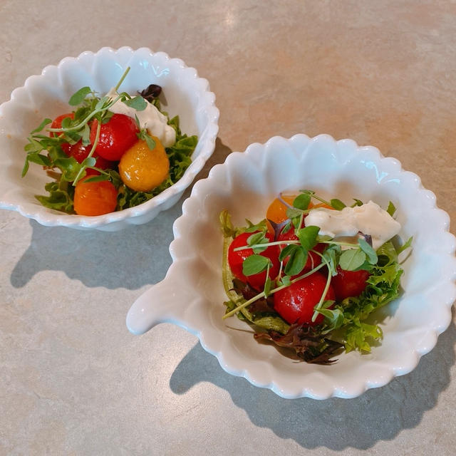 ハヤシライスとミニトマトサラダ