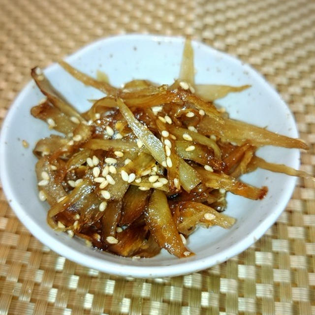 おつまみにイイ！きんぴらごぼうと、エリンギの鶏皮焼き♪