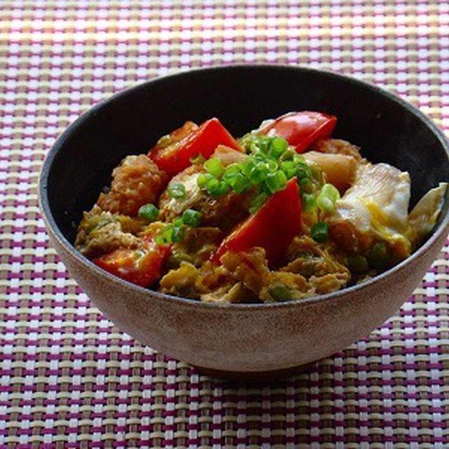 どんぶり同好会「えび卵トマト丼」