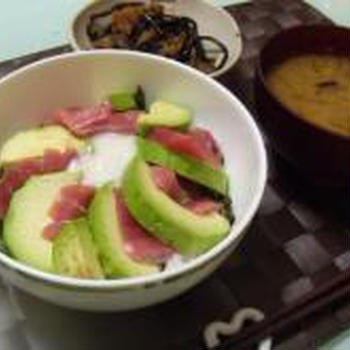 アボカド＆まぐろ丼