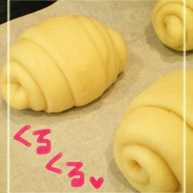 リッチなロールパン☆生地作りはホームベーカリーに任せて甘＆辛なHBバターロール！