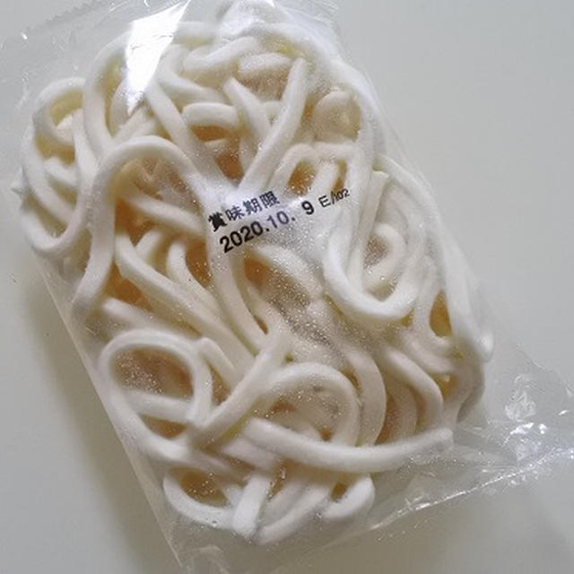 夜食もパパッと作れる冷凍うどんで作る【ラクチン焼きうどん】
