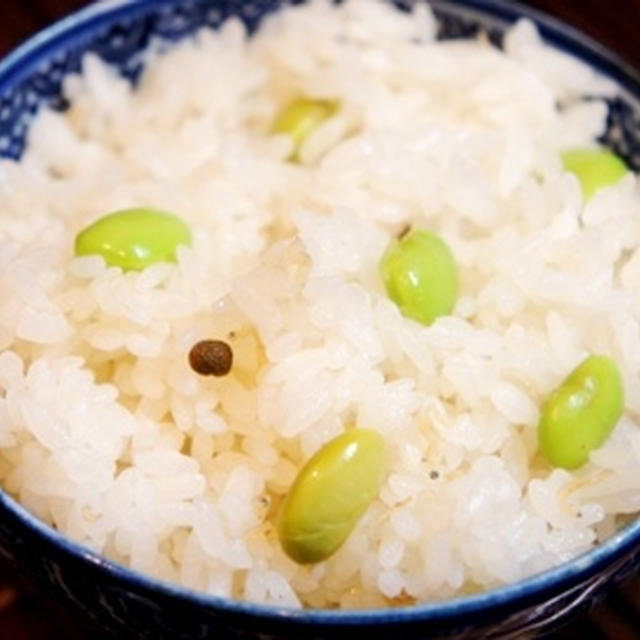 枝豆とちりめん山椒の炊き込みご飯ではんなりと、そして秋です！生です！秋刀魚です！