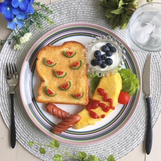 スイカトーストの朝ごはん～サイダークリームサンドクッキー♪～