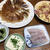 羽根つき餃子とにべ鯛の刺身など