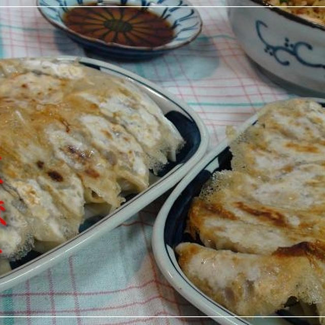 包んで時間が経ってもベチャとしない餃子２種と和風鮭炒飯♪