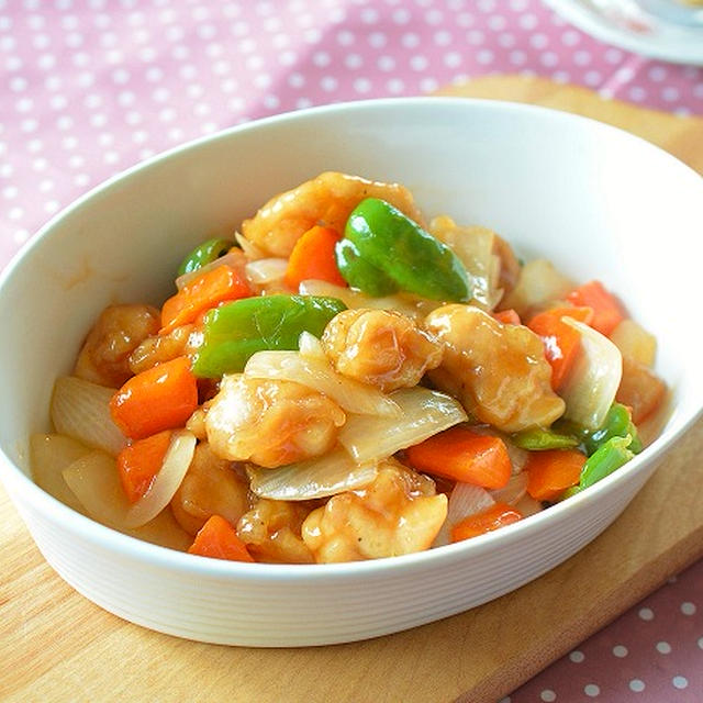 甘酢あんに揚げた鶏と野菜を入れてかんたん酢鶏♪