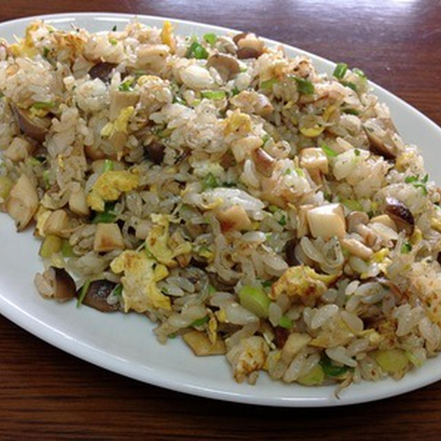 お昼ご飯に「エスニック風じゃこチャーハン」