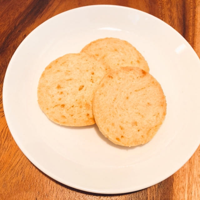 【業務スーパー米粉シリーズ】クッキーより軽めの食感！『米粉のアーモンドビスケット』