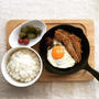 3月29日の朝ごはん。調理時間6分。焼きサバと目玉焼き