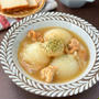 煮込むだけでこのうまさ☆新玉ねぎと鶏皮で作る極ウマスープ