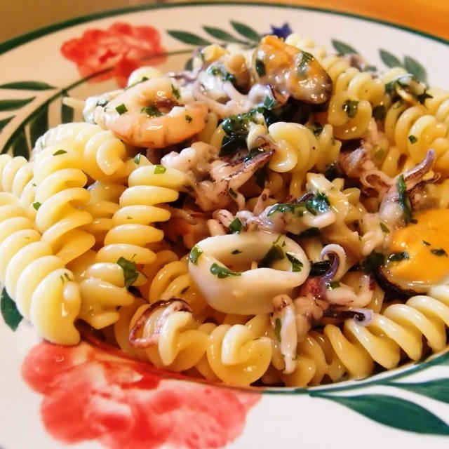 イタリア家庭の葡萄収穫とワイン作り