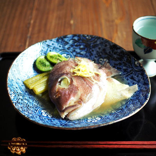 鯛の兜煮と山菜。