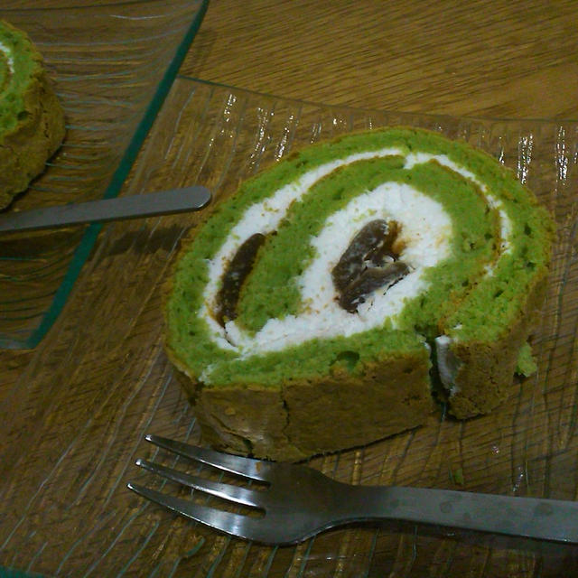 今日の晩ご飯とケーキ屋さんの抹茶ロール