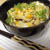 玉子丼と春の庭・つつじ、ミニハボタン、シロタエギク。