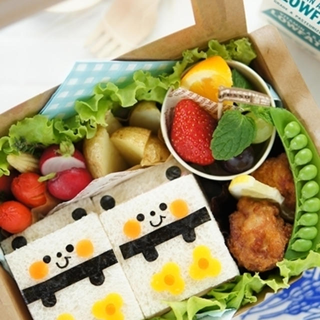 ちょっぴりレトロなパンダちゃんのサンドイッチ弁当♪