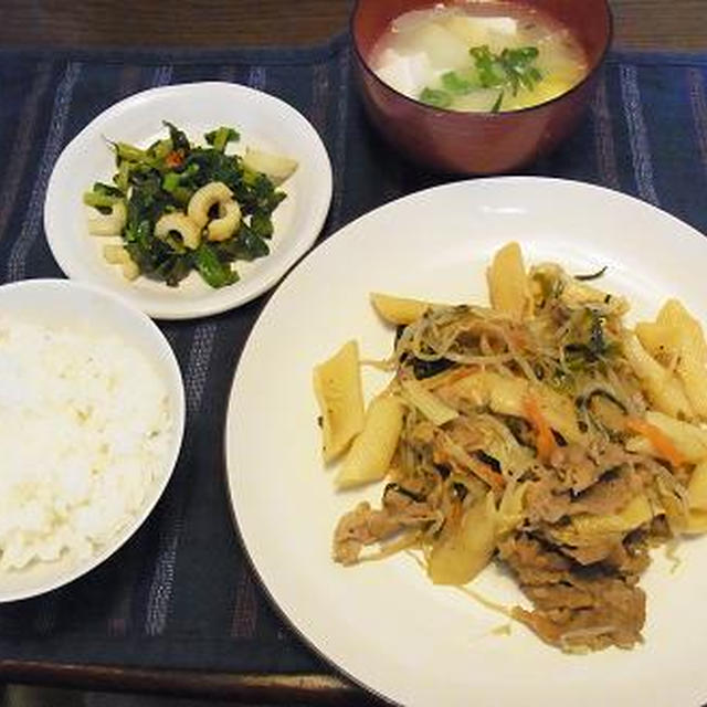 ペンネ入り豚肉とニラもやし炒め&嫁ケーキ