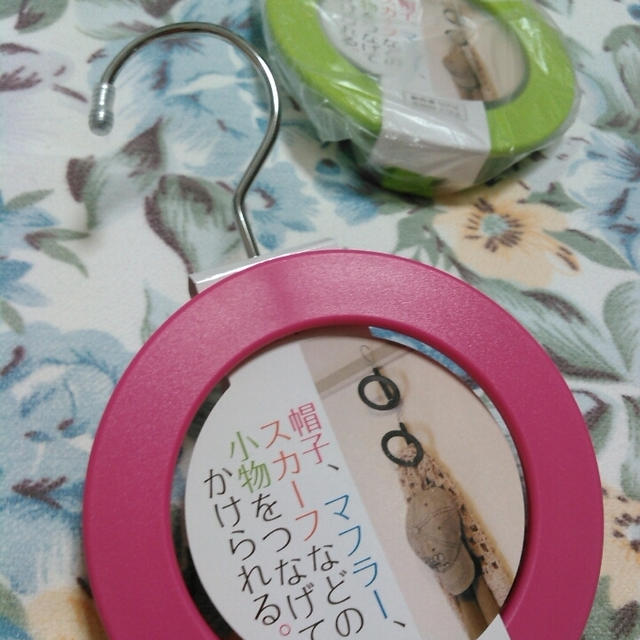 つなげて吊り下げ帽子収納＊サークルハンガーを使ったよ
