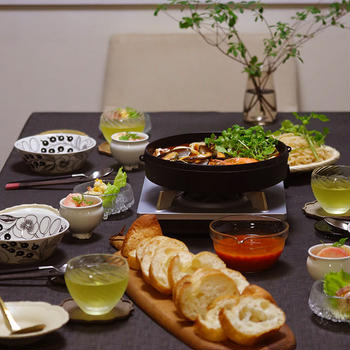 【献立】ブイヤベース鍋とベーコンポテトサラダを食べて、〆はパスタの激熱晩ご飯。
