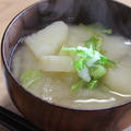 365日汁物レシピNo.48「白菜とじゃがいもの味噌汁」