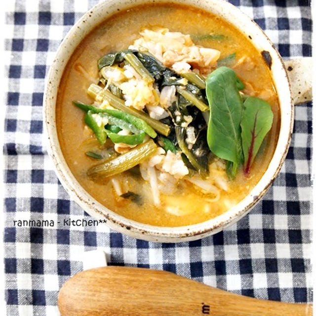 ユッケジャンクッパで朝ごはん