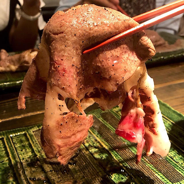 名物！大判肉寿司と馬肉食べ比べに大満足♡