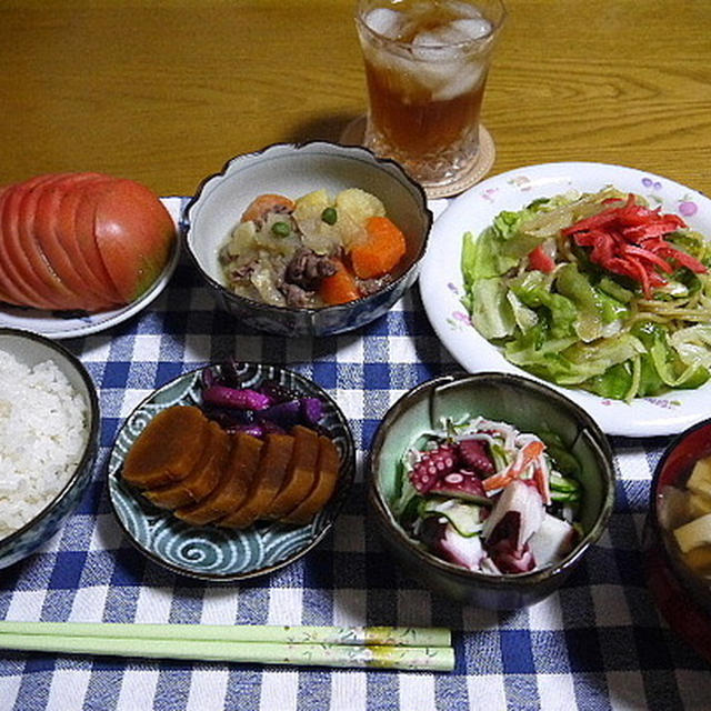 【夕食】醤油焼きそば・肉じゃが・たこときゅうりの酢の物…