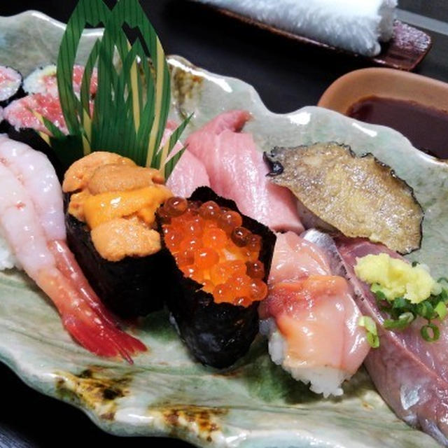 ■グルメランチ　愛川町【庄泉で特上寿司／龍福園の冷やし中華／ちゃんぽん亭のニラレバ定食】