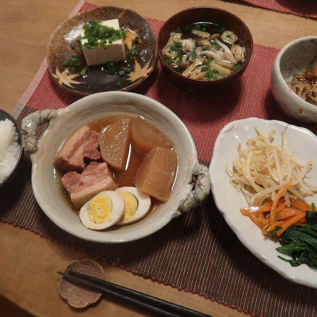 豚バラと大根の煮物の晩ご飯　と　アスターの花♪