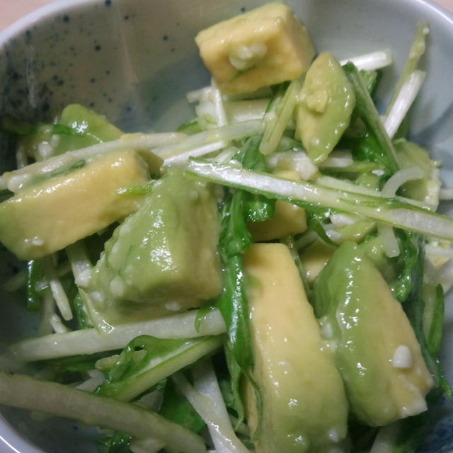 【おかず】水菜とアボカドの塩麹和え