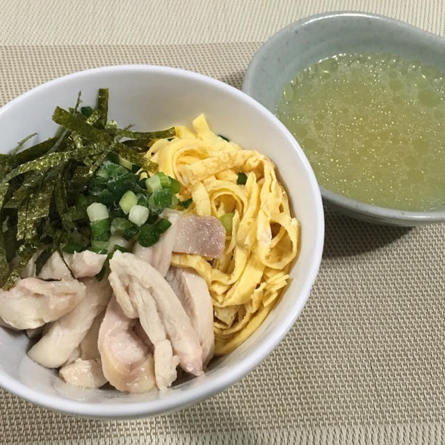 鶏飯♪  カロリーカットのひじき煮♪