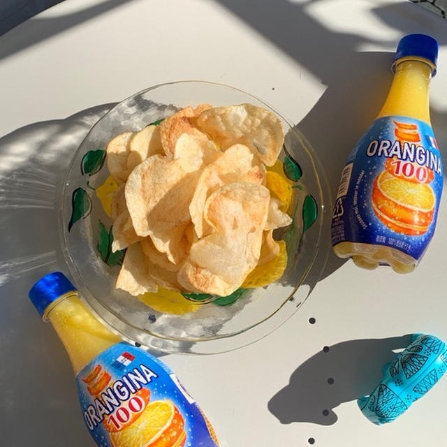 オランジーナ100とポテチでベランダパーティー♪