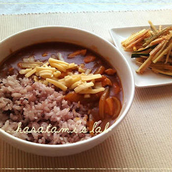 チーズカレーとラー油サラダ