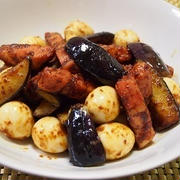 夏バテに厚切りベーコンと茄子のカレー炒め