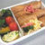 予期せぬいなり寿司弁当。オムレツ、鶏のさっぱり煮