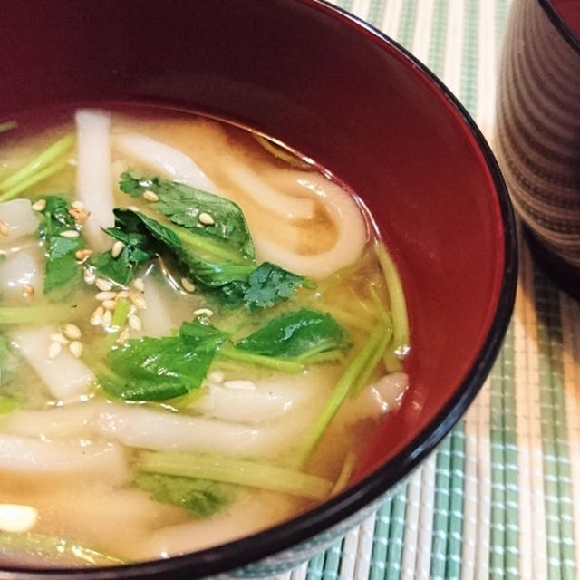 余り食材★無駄なく活用★満足★節約【うどんと三つ葉の味噌汁】(^^♪