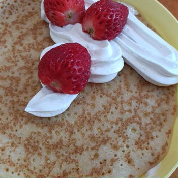 ひぇ～朝からクレープ食べましたぁ